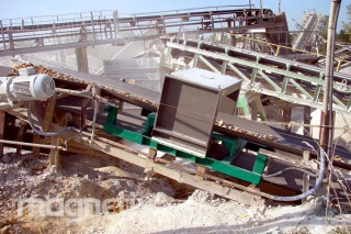 Metalldetektor - Erkennung von Metallen in Dolomitzuschlagstoff.